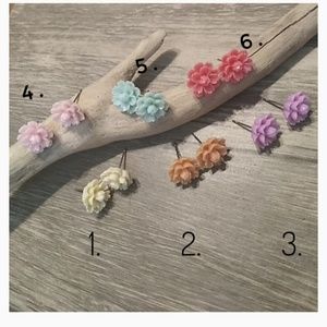 🎆 3 for $15🎆 chrysanthemum earrings